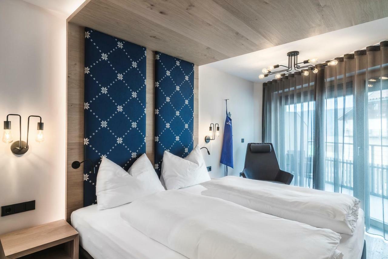 Luis & Buabm - Hotel San Genesio Atesino
